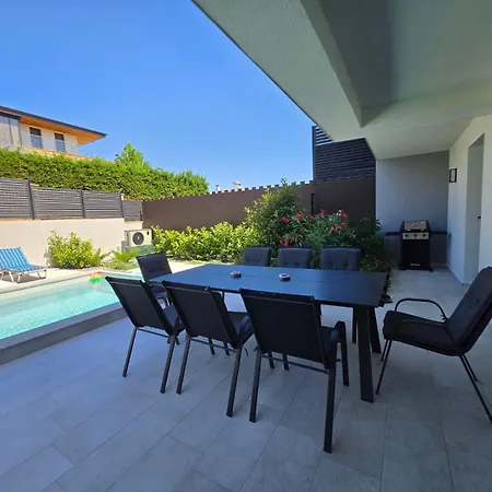 Felicity, Private Pool With Heating And Salt Water Villa Lozenets