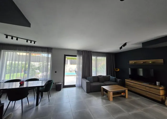 Felicity, Private Pool With Heating And Salt Water Villa *