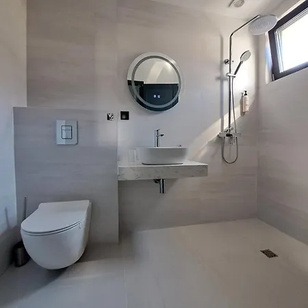 Villa Felicity, Private Pool With Heating And Salt Water Lozenec