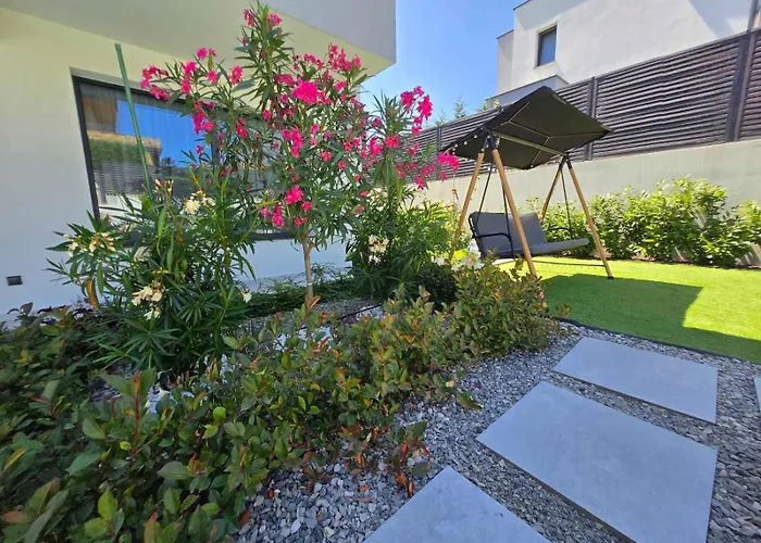 Villa Felicity, Private Pool With Heating And Salt Water Lozenets